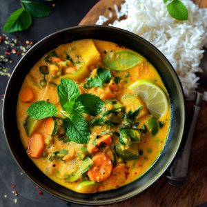 Curry de légumes au lait de coco (Cuisine indienne)