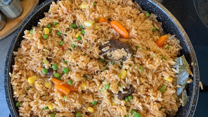 Riz au gras au bœuf et légumes (Cuisine africaine)